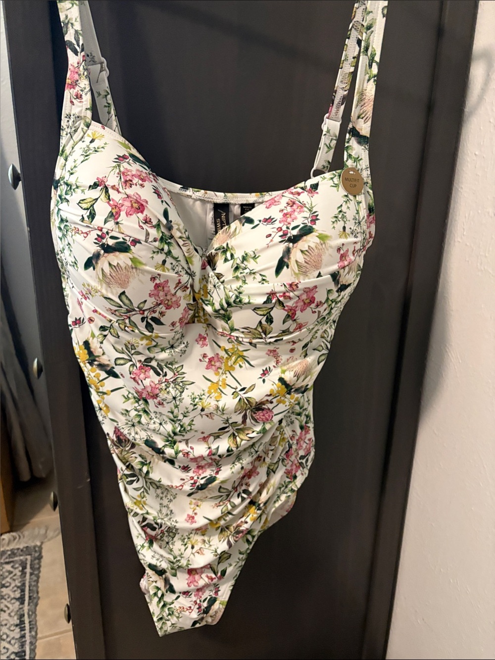 Nip Tuck swimsuit - Picture 2 of 3